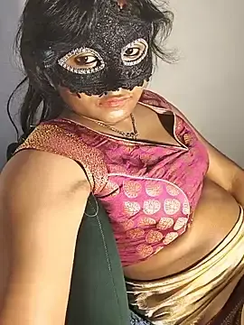 Stripchat Live Sex Cam of DIRTYSECRET_QUEEN_07
