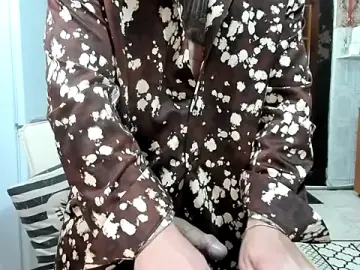 Stripchat Free Porn Cam of Jonmusclemaster