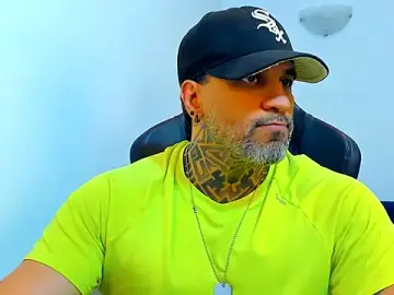 Stripchat Free Porn Cam of JoshRigby