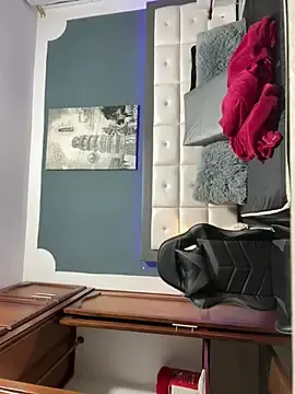 Stripchat Live Sex of RED_VIOLETH