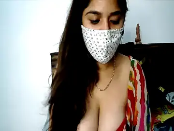 Stripchat Live Sex Cam of Gloie4u