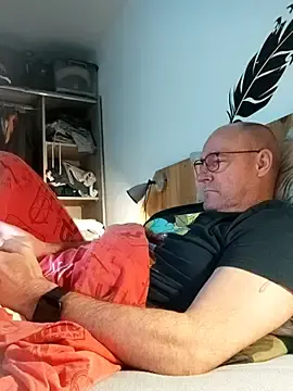 Stripchat Watch Live Sex Cams of bogland33
