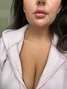 Stripchat Live Sex Cam of magical_mia