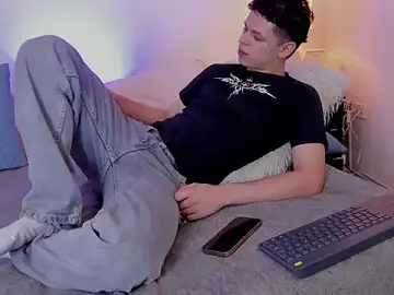 Stripchat Adult Webcam of mykelcano