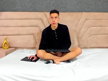Stripchat Best live sex cam show of thiago19s