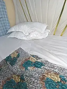 Stripchat Free Live Porn of SquirtQueen16