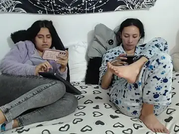 Stripchat Sex Cam of emily_n_abby