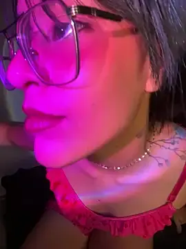 Stripchat Live Sex Cam of HoneyDanna