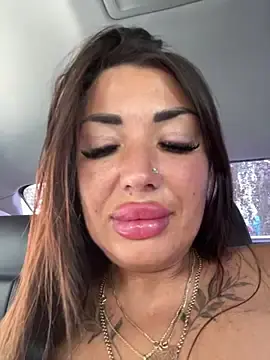 Stripchat Watch Live Sex Cams of RuslanaXX