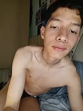 Stripchat Nude Webcam of heyy_noah11