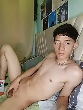 Stripchat Adult Webcam of heyy_noah11