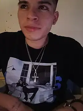 Stripchat Live Sex Cam of Oliver_LA