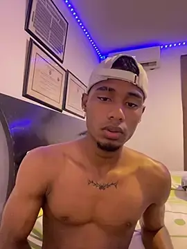 Stripchat Free Live Porn of Ydiaz09