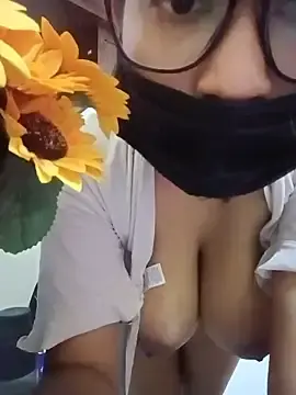 Stripchat Watch Live Sex Cams of Cute_Riddhi