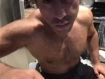 Stripchat Free Live Porn of BigGuyMuscle