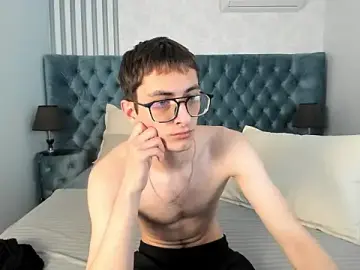 Stripchat Free Porn Cam of RonBevs