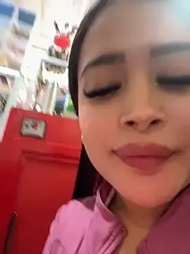 Stripchat Free Live Porn of Sara_fun