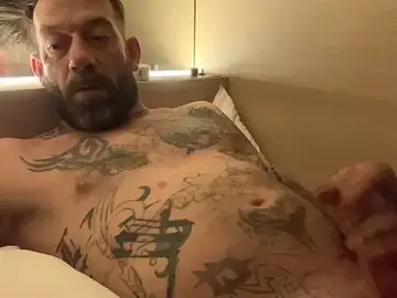 Stripchat Live Sex Cam of justthat_guy