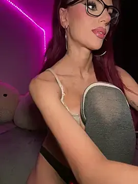 Stripchat Sex Cam of katyaaxo