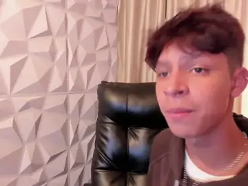 Stripchat Live Sex of Ethan_qop