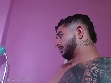 Stripchat Live Sex Cam of king_falconer