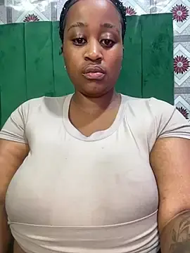 Stripchat Adult Webcam of Curveybubbles23