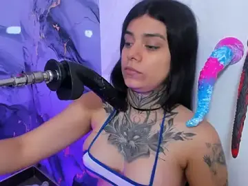 Stripchat Best live sex cam show of Emily_Evo