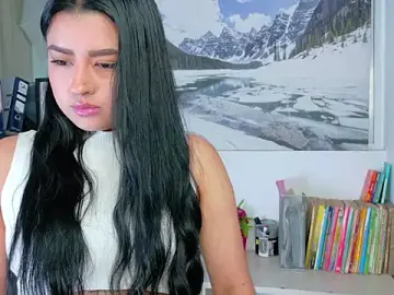 Stripchat Free Live Porn of Emilyy05_