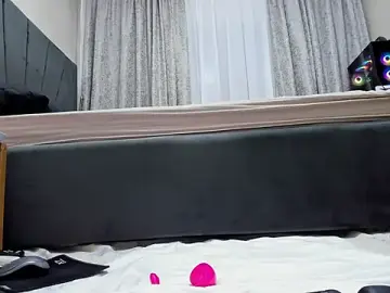 Stripchat Live Sex Cam of wowsquirtx