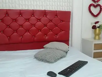 Stripchat Sex Cam of Elliee_Angels