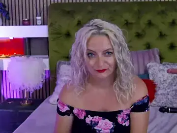 Stripchat Sex Cam of LadyTouch