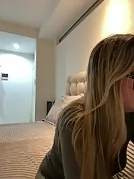 Stripchat Free Porn Cam of Mialunaxx