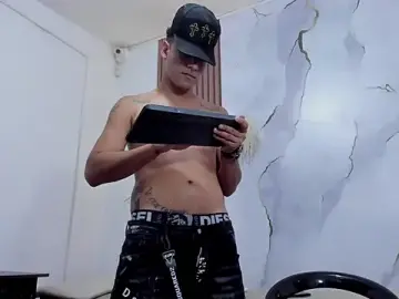 Stripchat Sex Cam of STEVEN_OS
