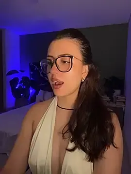 Stripchat Sex Cam of EmaSaenz