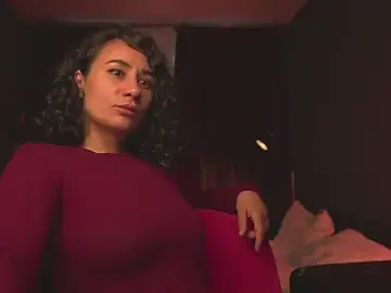 Stripchat Free Live Porn of mirawair