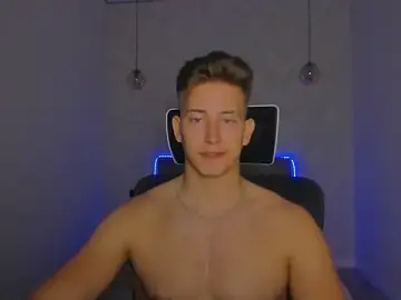 Stripchat Live Porn of find0m_master