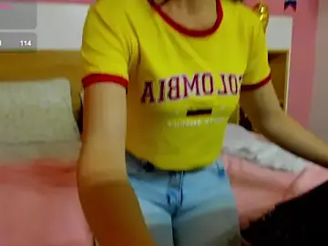 Stripchat Free Porn Cam of AshleyBenoitt