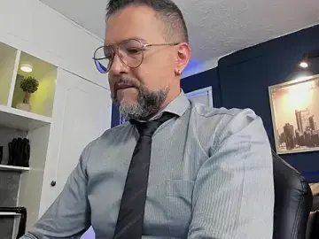 Stripchat Sex Cam of MrFrank_tattoo