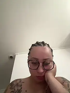 Stripchat Nude Webcam of queenlo_xxx