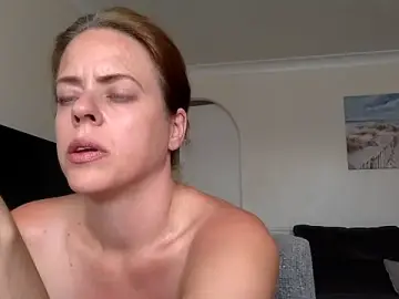 Stripchat Adult Webcam of ElizabethArden42-