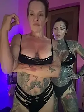 Stripchat Sex Cam of mommyselenafit_
