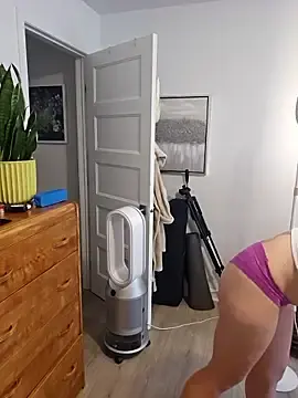 Stripchat Free Porn Cam of Ellie-Elizabeth