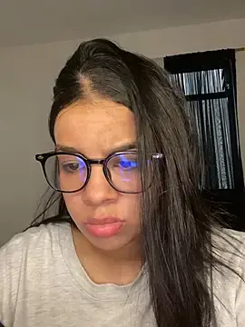 Stripchat Live Sex Cam of trianawhite