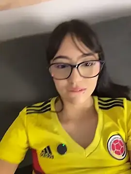 Stripchat Free Porn Cam of HinaSweet