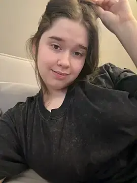 Stripchat Free Live Porn of HornyGirlH