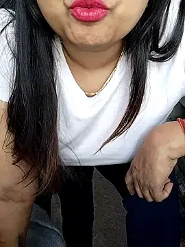 Stripchat Free Live Porn of QueenHaryanaa