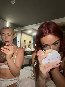 Stripchat Free Live Porn of Saelyxiaaaxo