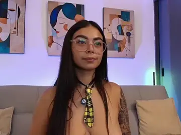 Stripchat Sex Cam of miaa_saenz1