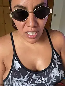 Stripchat Live Sex Cam of Samantablair
