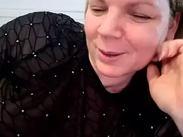 Stripchat Sex Cam of l4dyc4pricorn76